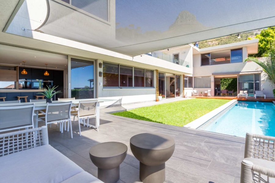 5 Bedroom Property for Sale in Fresnaye Western Cape